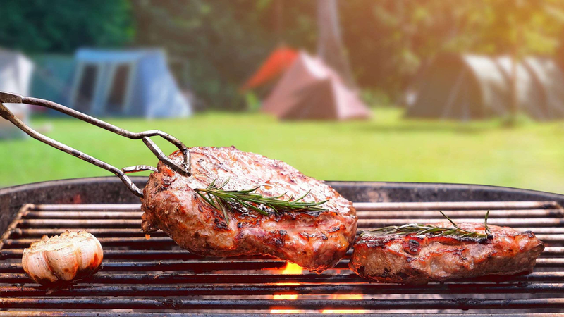 Miếng thịt ba chỉ heo nướng vàng ươm, thơm lừng với nước sốt đậm đà