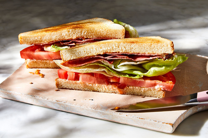 Sandwich bò băm sốt cà chua mềm ẩm thơm ngon dành cho các bé