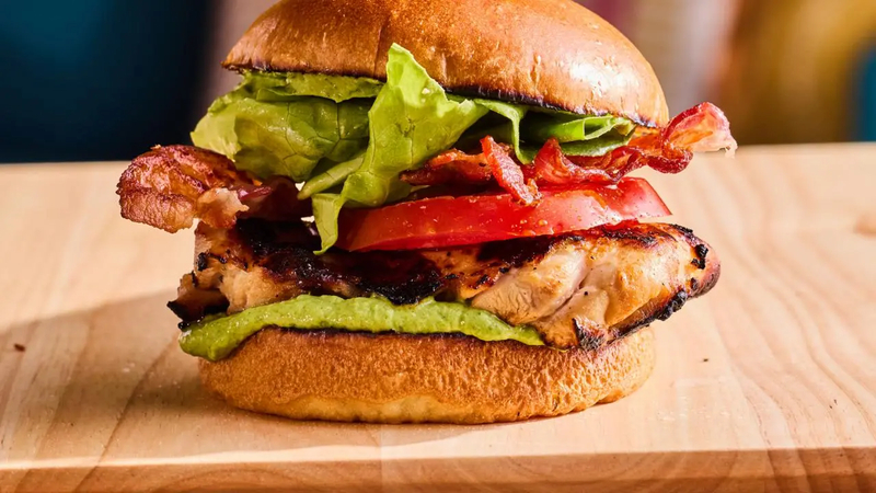 Sandwich ức gà vô cùng tốt cho sức khỏe và vóc dáng