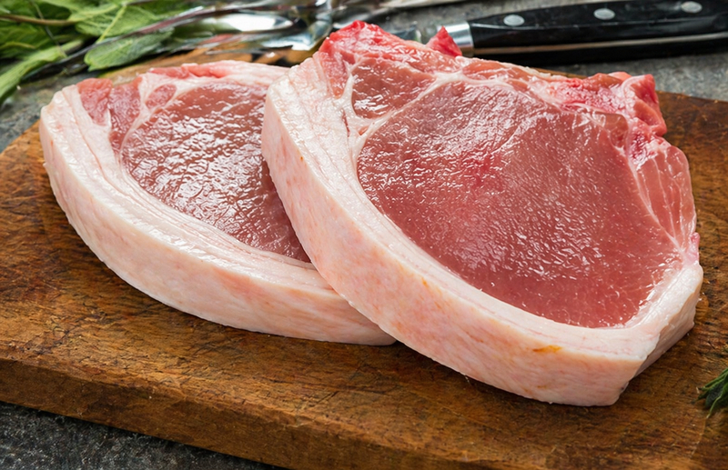 Thịt bò tươi luôn có mùi ngái đặc trưng, không bị chua hay hôi.