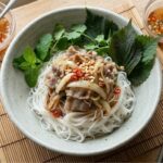 bun-thit-xao-hanh-tay-mon-bun-thom-ngon-de-lam-tai-nha