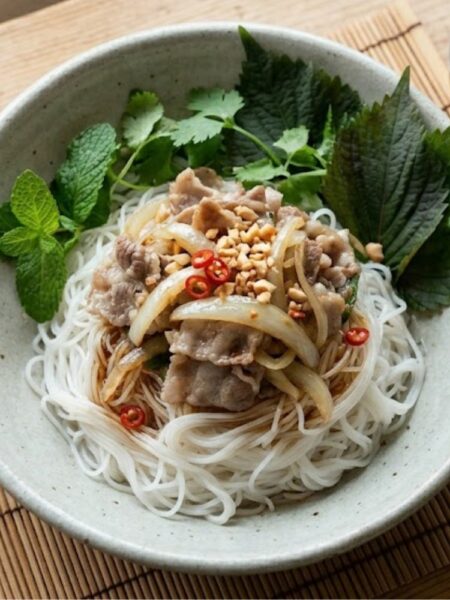 bun-thit-xao-hanh-tay-mon-bun-thom-ngon-de-lam-tai-nha