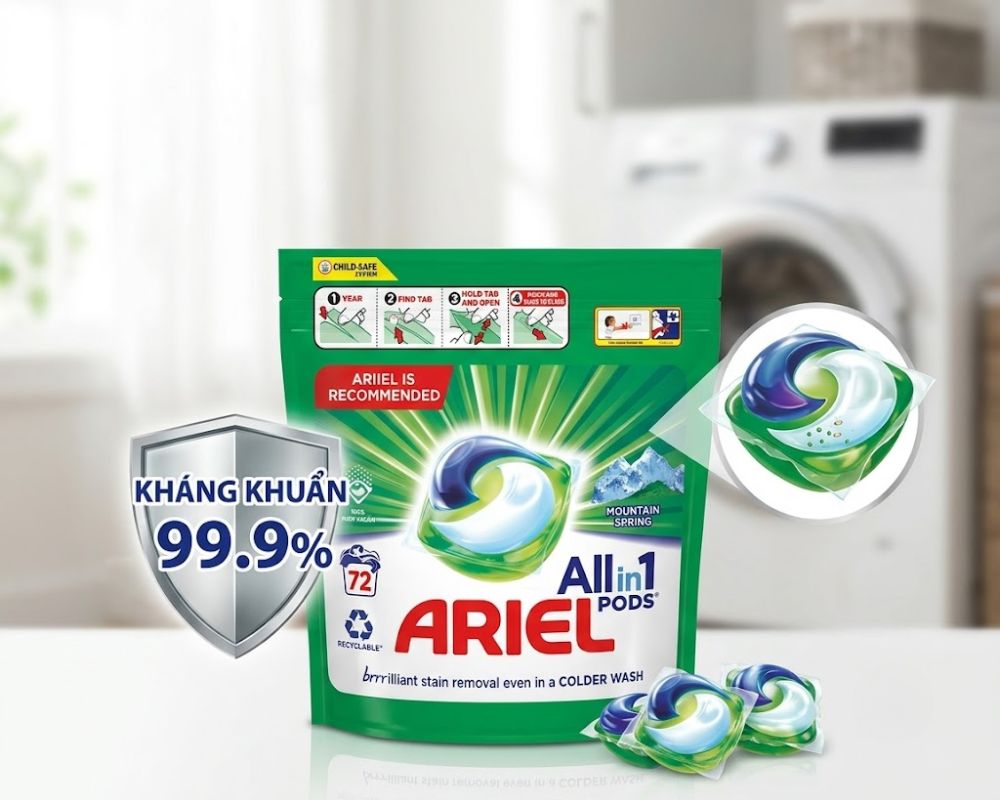 Viên giặt xả Ariel ứng dụng công nghệ làm sạch sâu, kháng khuẩn và loại bỏ mùi hôi nấm mốc hiệu quả.