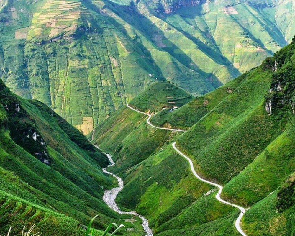 Hẻm vực Tu Sản - hẻm vực sâu nhất Đông Nam Á