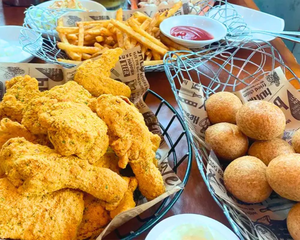 Cặp đôi hoàn hảo tại BHC Chicken