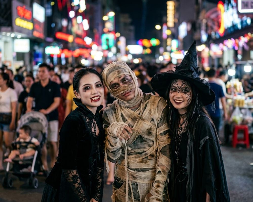 Hoạt động hóa trang kinh dị trong ngày Halloween
