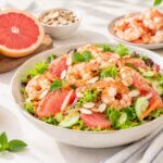 Salad tôm bưởi hồng hạnh nhân - thanh tươi cho ngày nhẹ nhàng