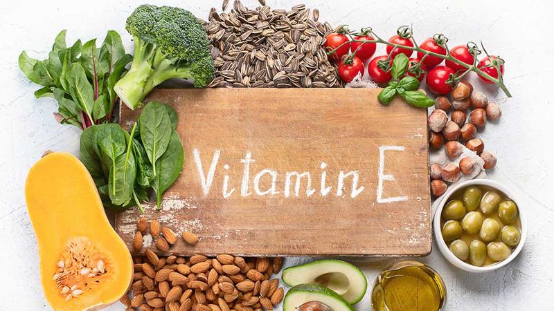 Vitamin E giúp bảo vệ tế bào khỏi sự hư hại của các gốc tự do