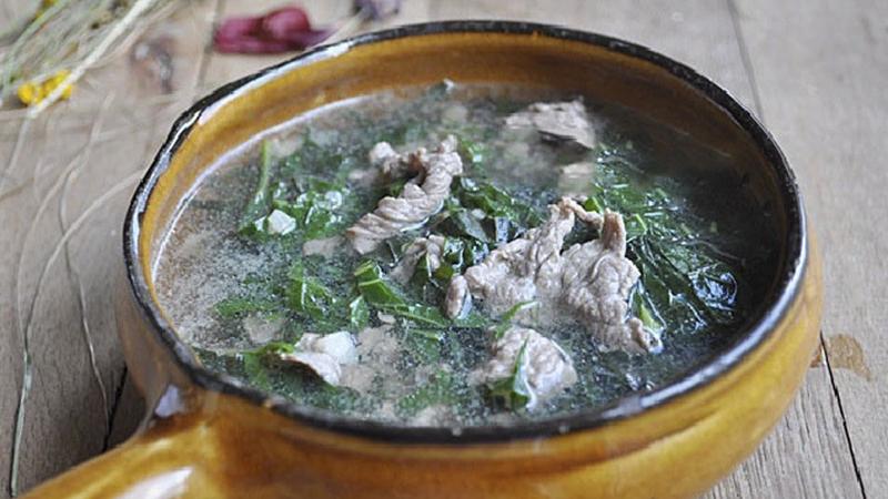 Canh thịt bò là món canh với sự kết hợp giữa thịt bò, rau củ và nước dùng