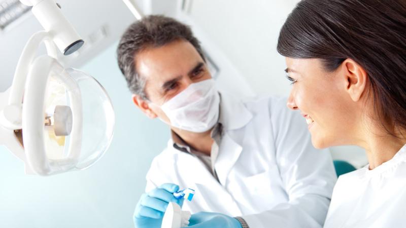 Thăm khám nha khoa ít nhất hai lần trong một năm