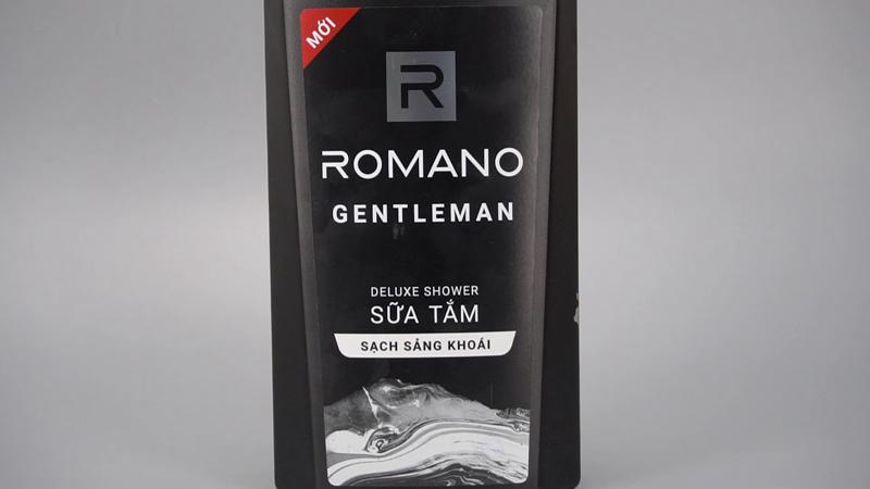 Sữa tắm nam thơm lâu Romano Gentleman giúp loại bỏ bụi bẩn và bã nhờn, duy trì hương thơm nam tính quyền rũ