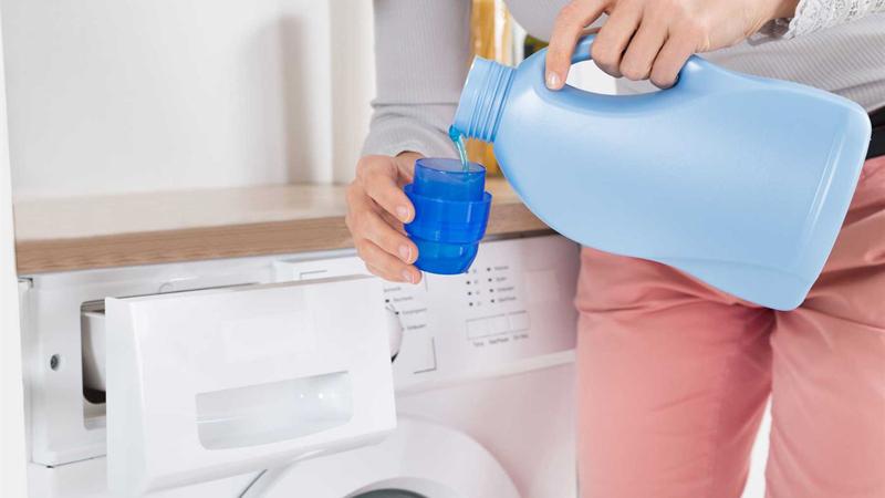 Việc lựa chọn loại nước giặt phù hợp là một bước quan trọng
