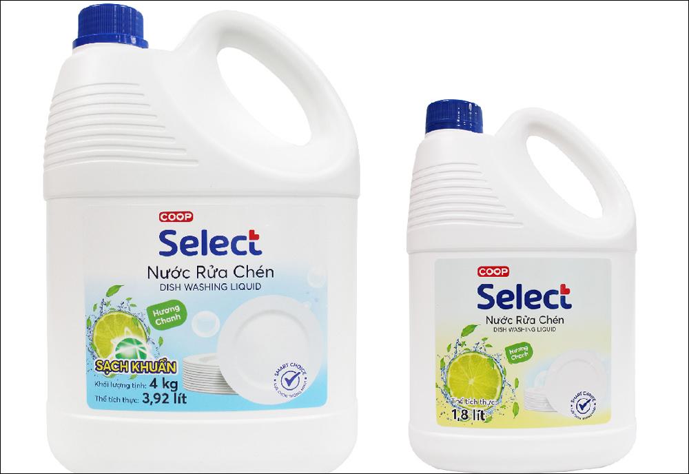 Nước rửa chén Co.op Select có khả năng tẩy sạch các vết bẩn và mảnh thức ăn
