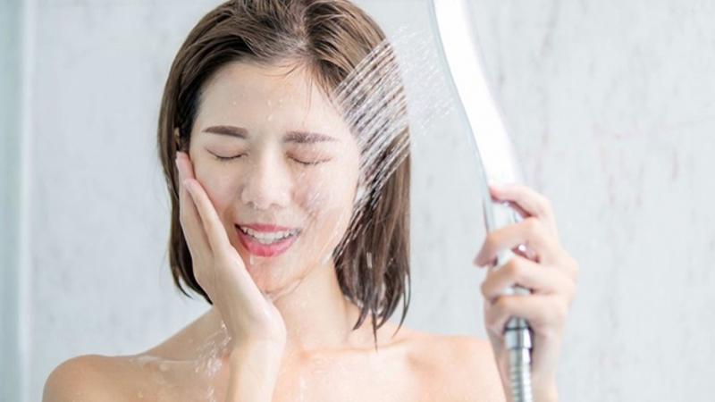 Tắm buổi sáng giúp bạn giảm cân, tăng miễn dịch, chống lão hóa