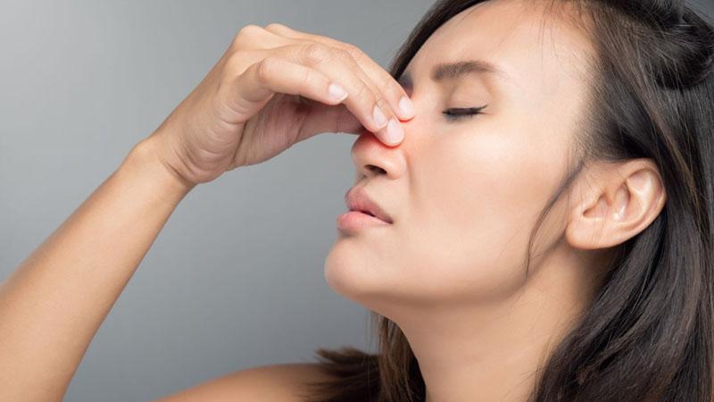 Tắm buổi sáng có thể giúp bạn cải thiện tình trạng nghẹt mũi