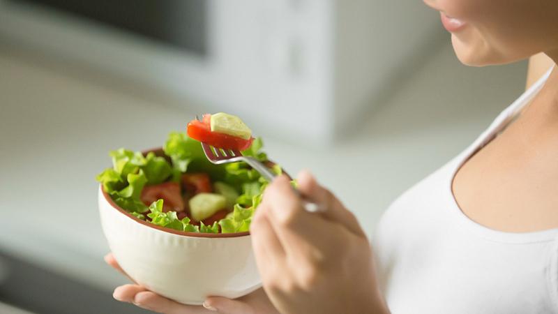 Ăn rau thay cơm giúp bạn giảm cân