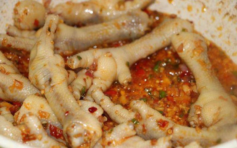 Cách làm chân gà sốt tỏi ớt