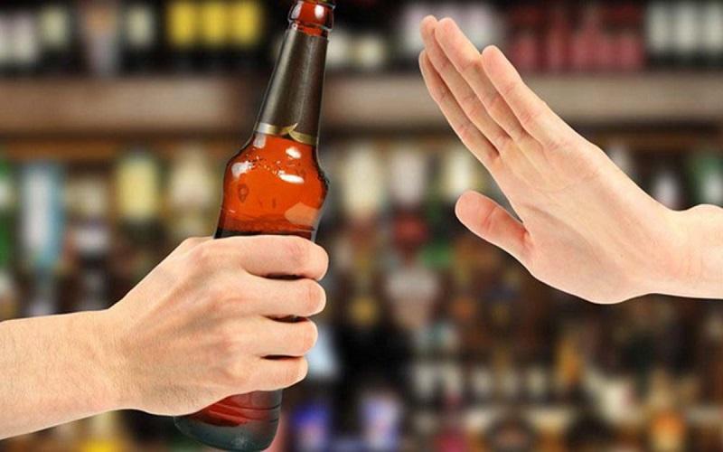 Uống quá nhiều rượu bia có thể gây tăng huyết áp, gây mất cân bằng về nước