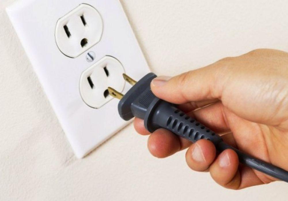 Tắt bếp nướng và rút phích cắm ra khỏi ổ điện
