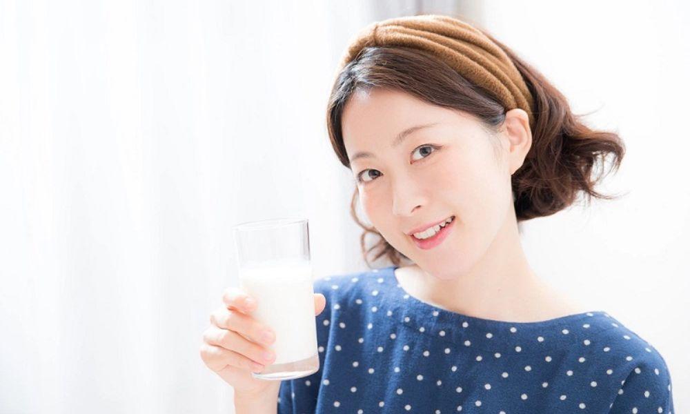 Sữa tươi cung cấp một lượng lớn protein giúp phát triển và phục hồi tế bào trong cơ thể