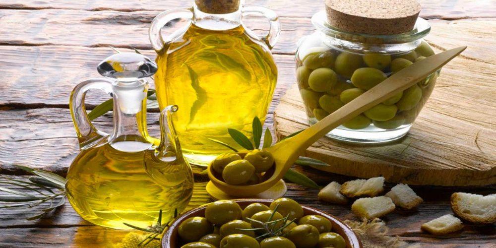 Dầu oliu là thực phẩm được khuyến khích dùng khi bị suy thận