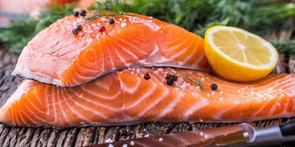 Cá hồi chứa nhiều photpho không tốt cho bệnh nhân bị suy thận