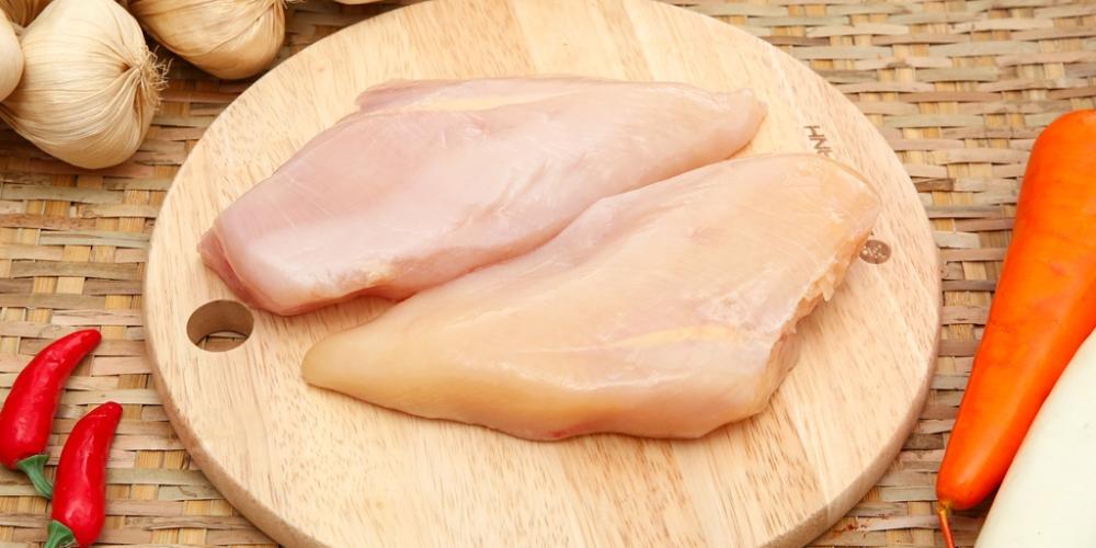 Ức gà là thực phẩm tăng cơ được ưa chuộng nhất