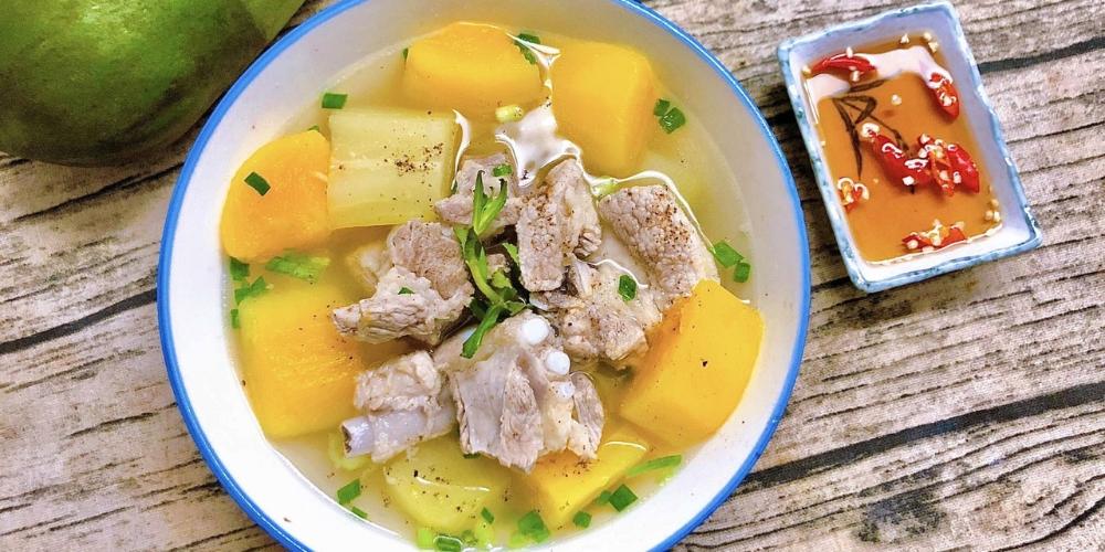 Canh đu đủ hầm xương