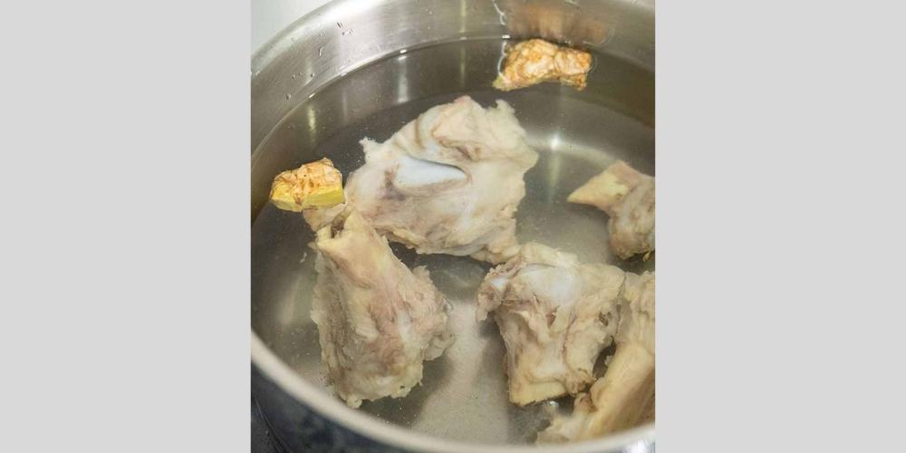 Hầm xương heo khoảng 1 - 2 giờ