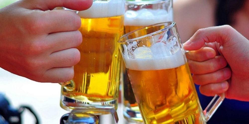 Hạn chế uống bia để tránh gây hại cho sức khỏe