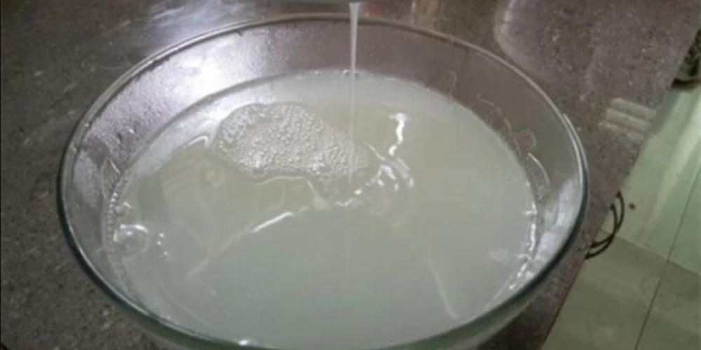 Nước cơm có tác dụng làm sạch bếp từ