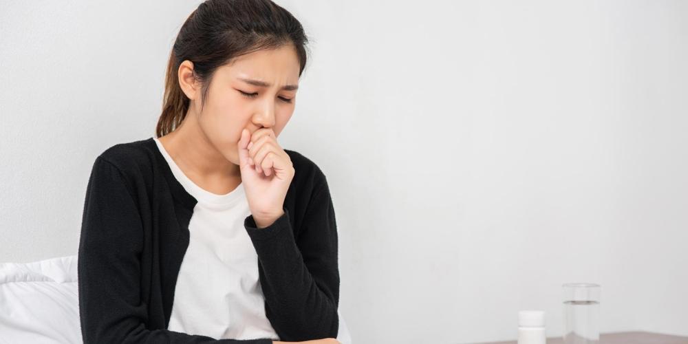 Nước ép đậu bắp có tác dụng trị ho và viêm họng