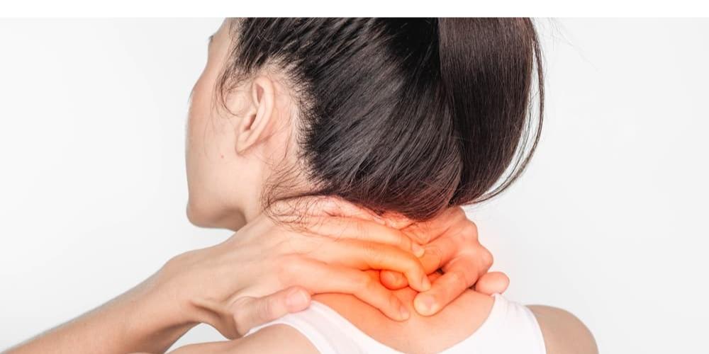 Ngồi trong thời gian dài có nguy cơ đau vai gáy
