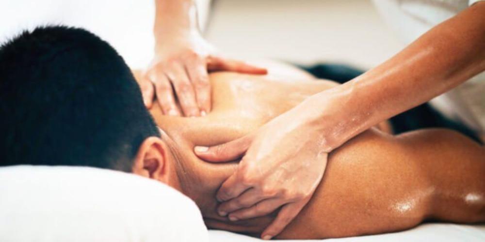 Xoa bóp kết hợp với bấm huyệt