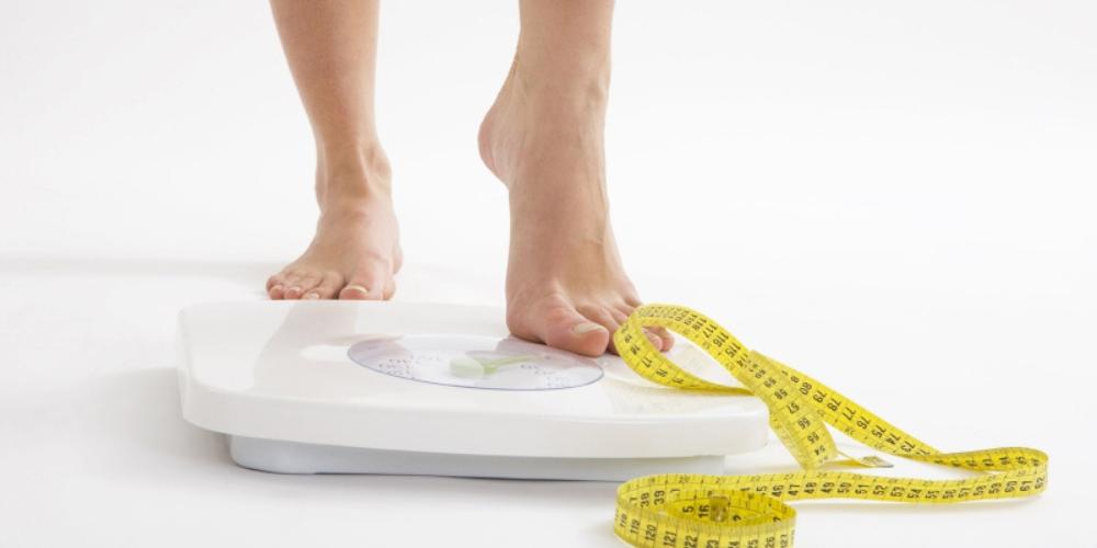 Tác dụng của rau diếp cá là kiểm soát cân nặng