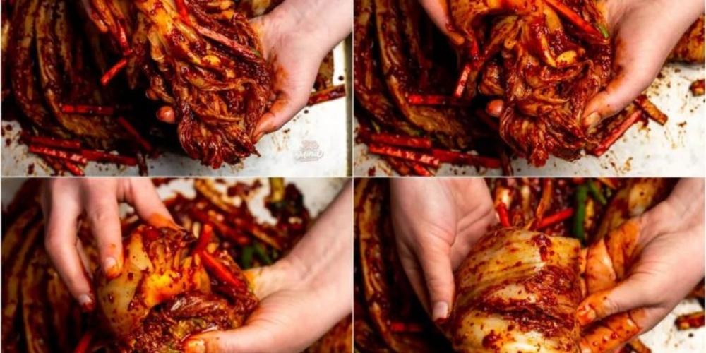 Trộn đều phần sốt vào bẹ rau cải thảo