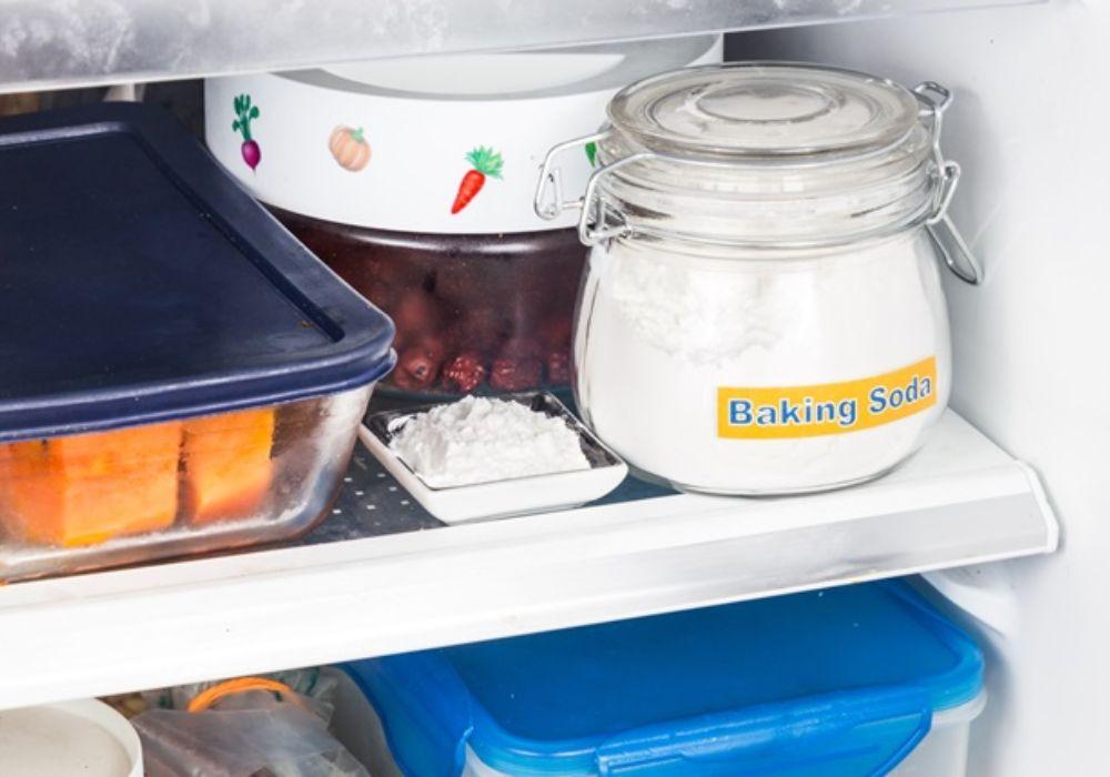 Baking soda thường được sử dụng để tẩy rửa, làm trắng và khử mùi hôi
