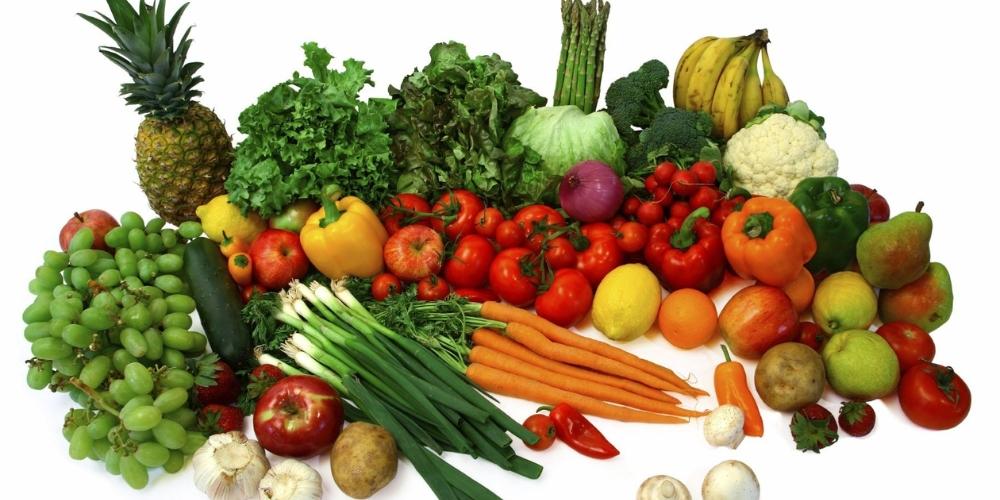 Rau xanh và trái cây tốt cho người bị viêm phổi