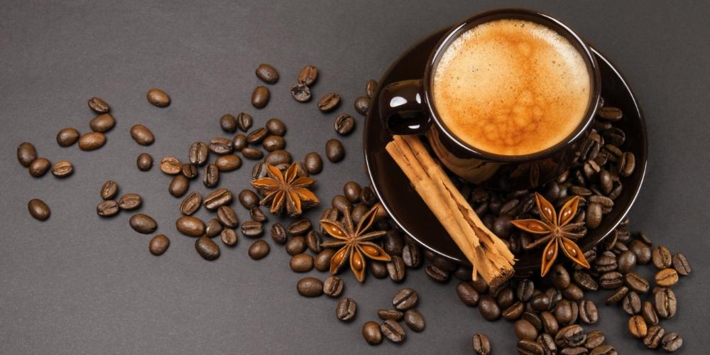 Uống cà phê cung cấp năng lượng cho ngày làm việc hiệu quả