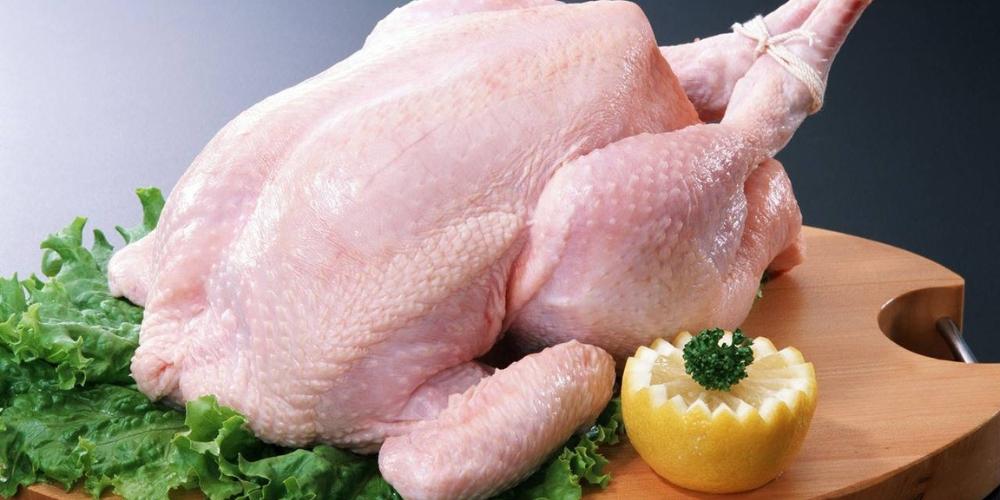 Chọn mua thức ăn ngày Tết