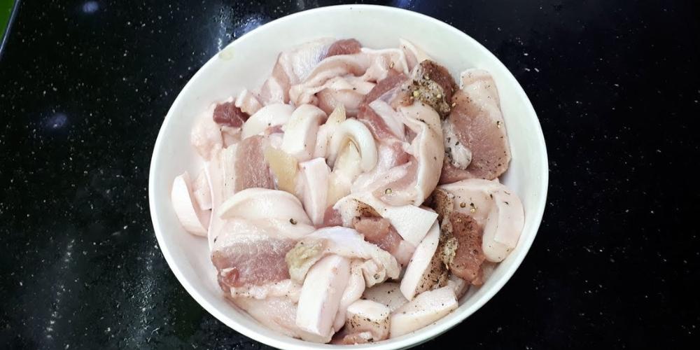 Sơ chế thịt heo