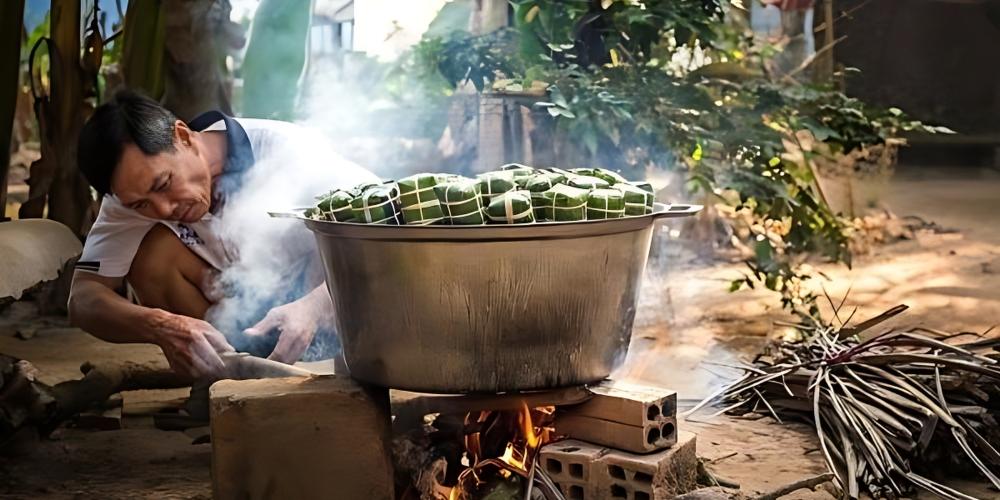 Nấu bánh tét