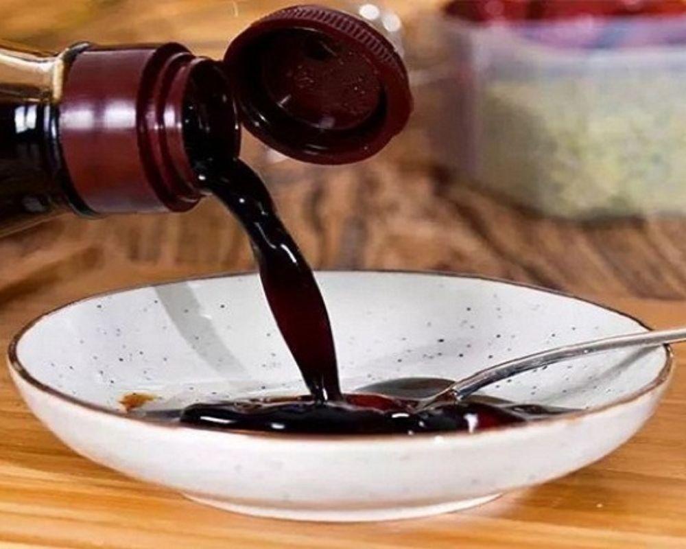 Dầu hào được tạo ra bằng cách đun hàu sống với nước trong một khoảng thời gian dài