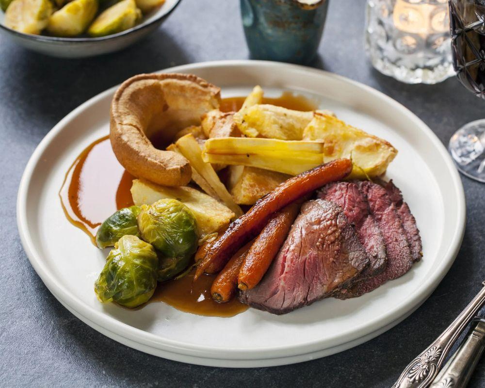 Sunday Roast là món ăn truyền thống của người Anh