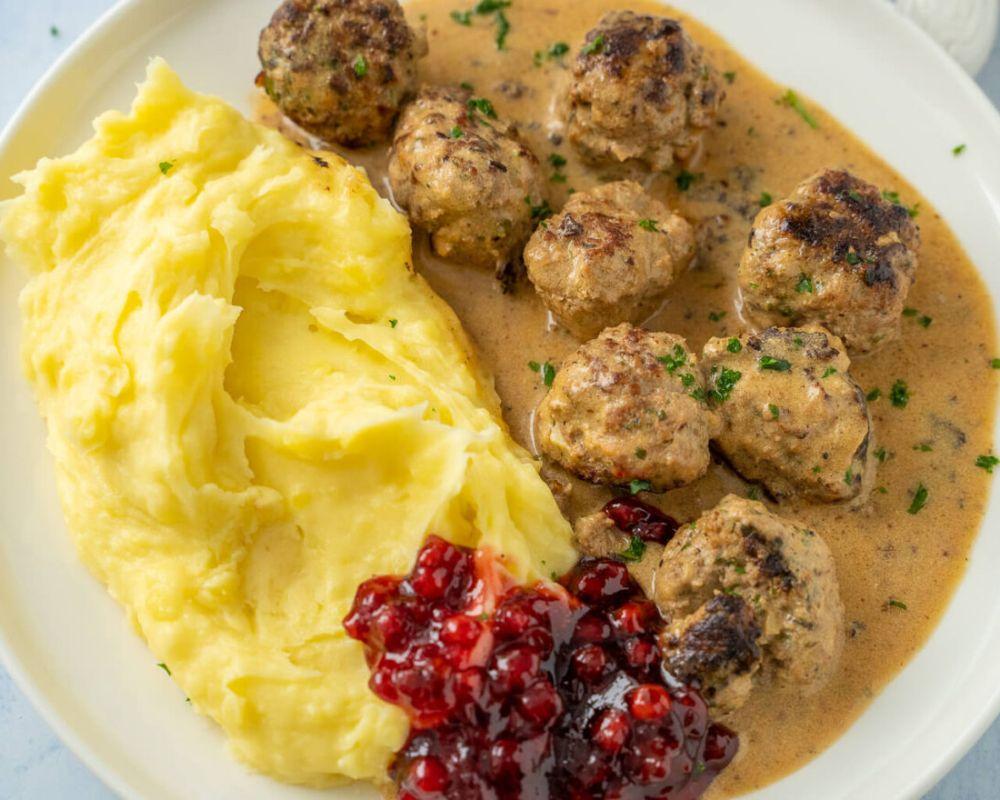 Kötbullar là món thịt viên nổi tiếng của Thụy Điển