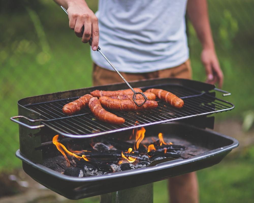 BBQ viết tắt của từ "Barbecue" trong tiếng Anh