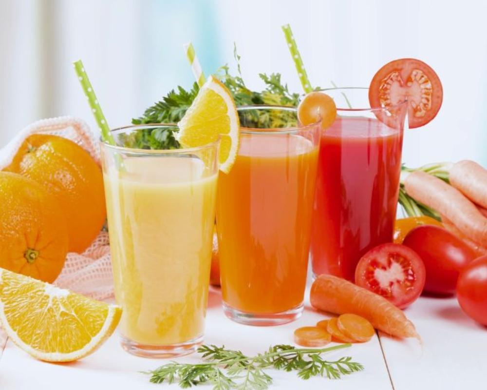 Nước ép trái cây thơm ngon cho tiệc trà chiều