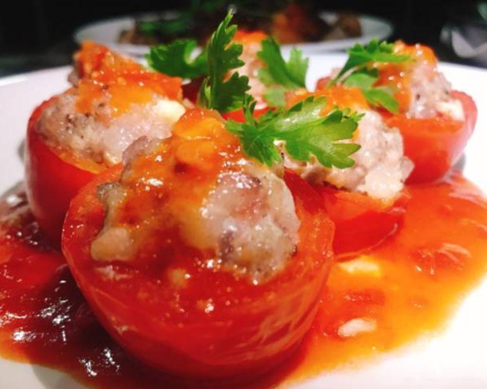 Cà chua nhồi thịt bò rau củ hấp