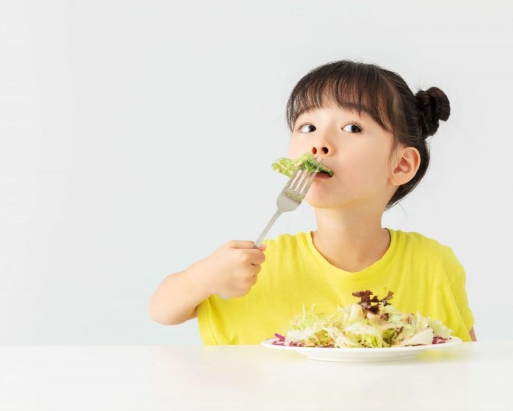 Bữa sáng cho bé nên đa dạng để cung cấp đầy đủ chất dinh dưỡng cần thiết