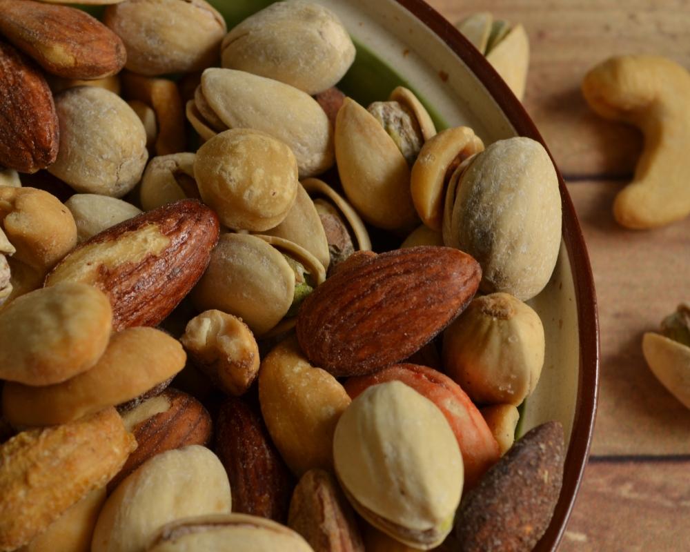 Các loại hạt chứa protein, sắt, folate, vitamin E và kẽm tác động tích cực đến chức năng nhận thức